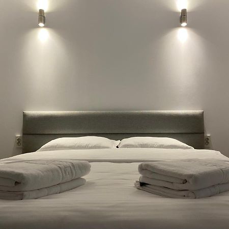 Modern House Hotel Sighetu Marmaţiei Buitenkant foto