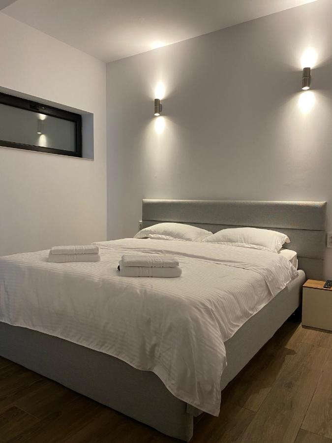 Modern House Hotel Sighetu Marmaţiei Buitenkant foto