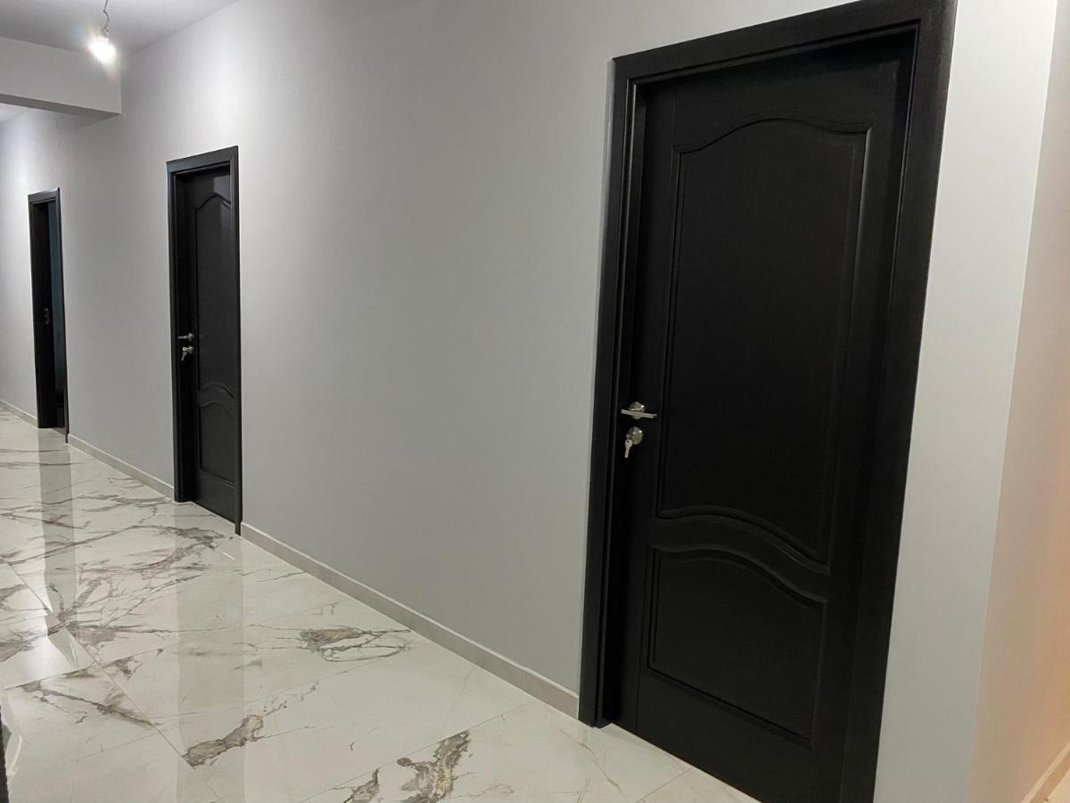 Modern House Hotel Sighetu Marmaţiei Buitenkant foto