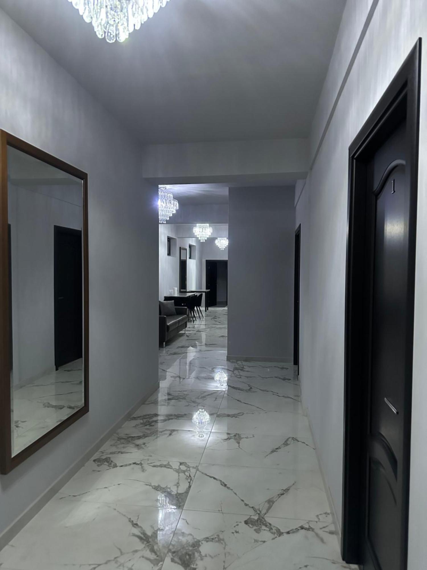 Modern House Hotel Sighetu Marmaţiei Buitenkant foto